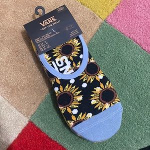 vans off the wall ankle socks / shoe size 6.5- 10